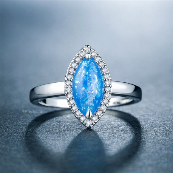 925 Silver Marquise Cut Blue Opal Size 7 - Picture 2 of 5